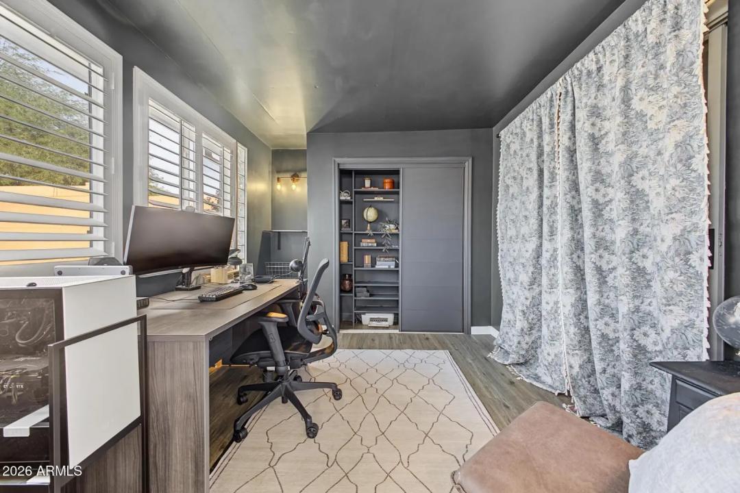Real Estate Picture 15