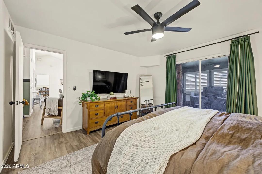 Real Estate Picture 17