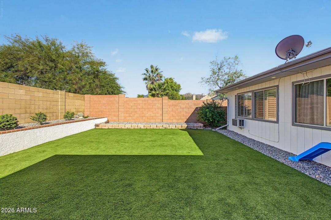 Real Estate Picture 5