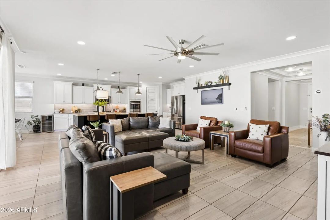 Real Estate Picture 4