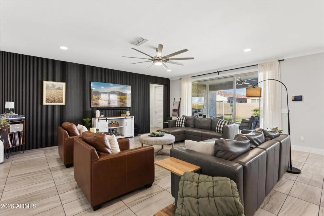 Real Estate Picture 6