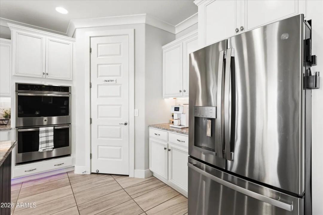 Real Estate Picture 8
