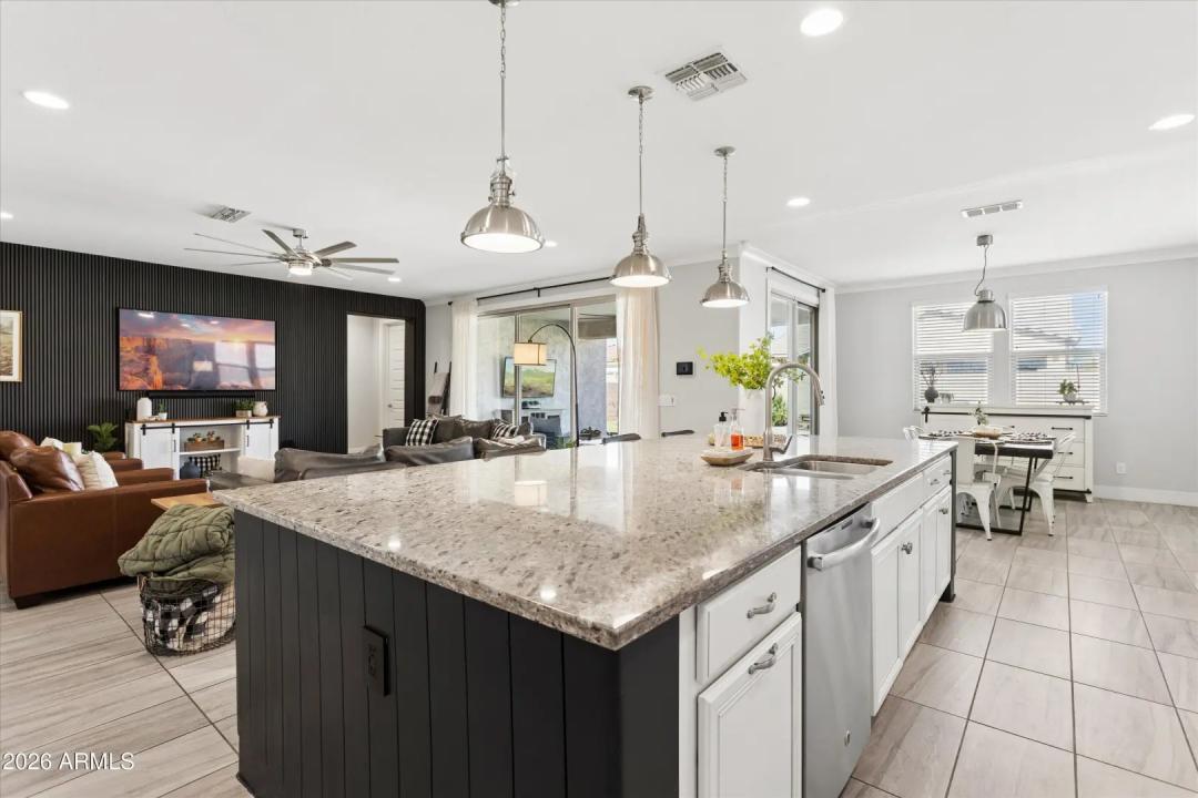 Real Estate Picture 9