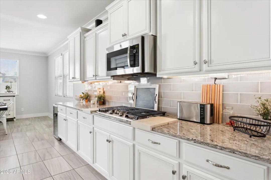 Real Estate Picture 10