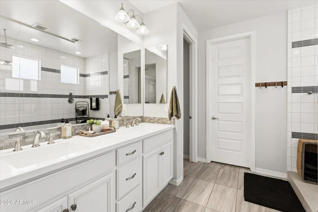 Real Estate Picture 20