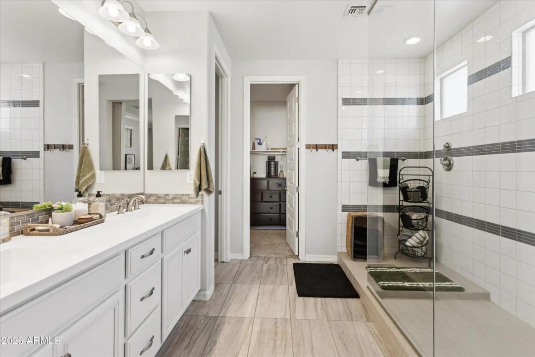 Real Estate Picture 21