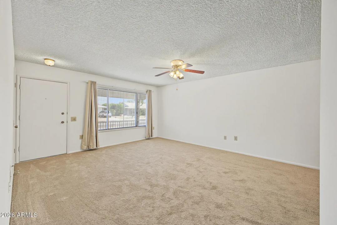 Real Estate Picture 4