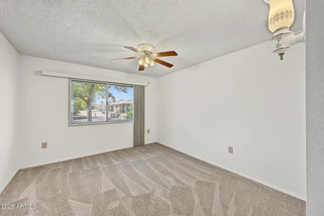 Real Estate Picture 14