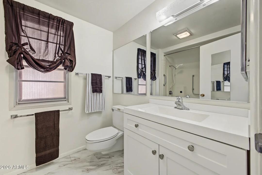 Real Estate Picture 18