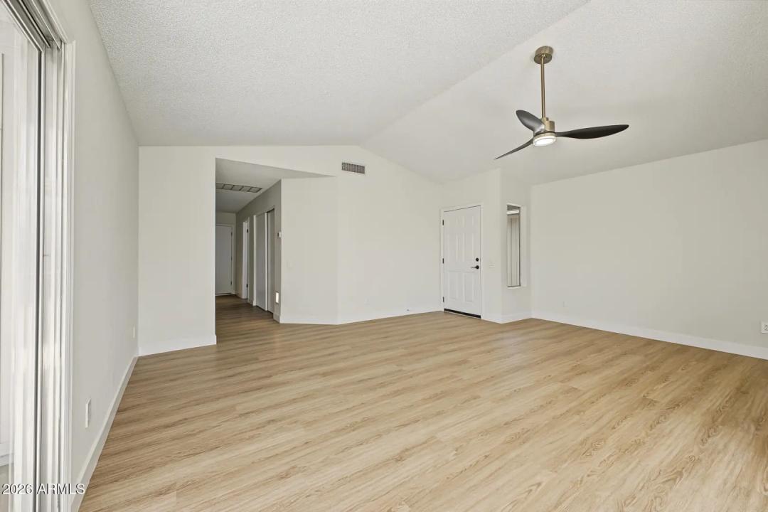 Real Estate Picture 6