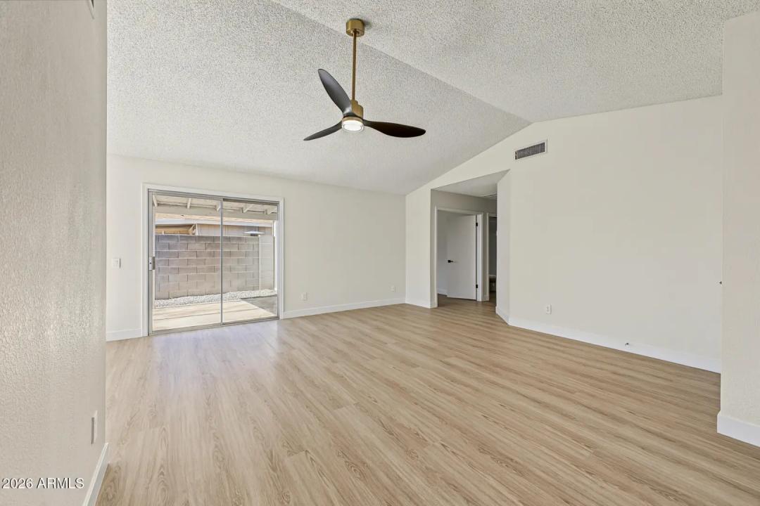 Real Estate Picture 7