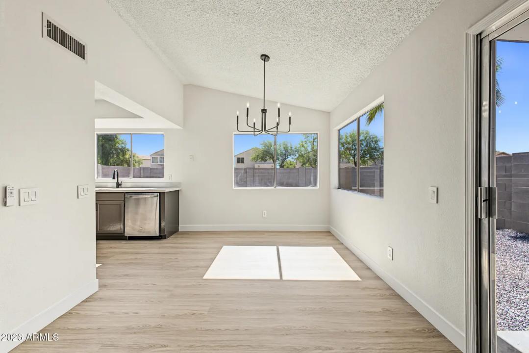 Real Estate Picture 8
