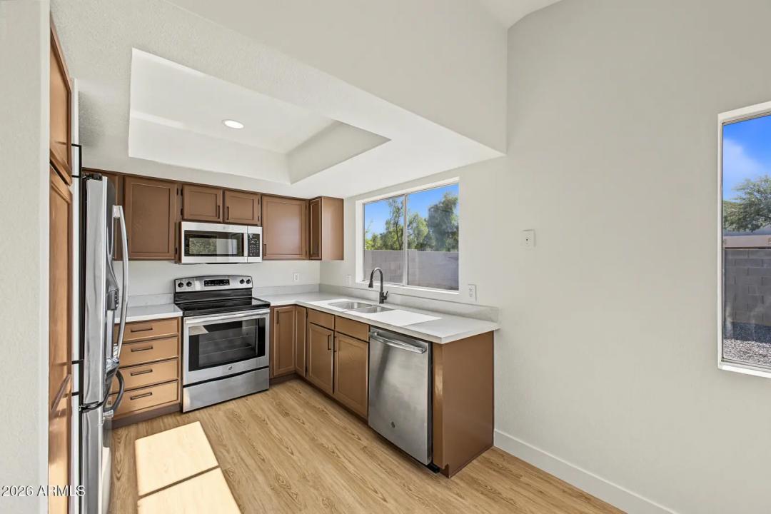 Real Estate Picture 9