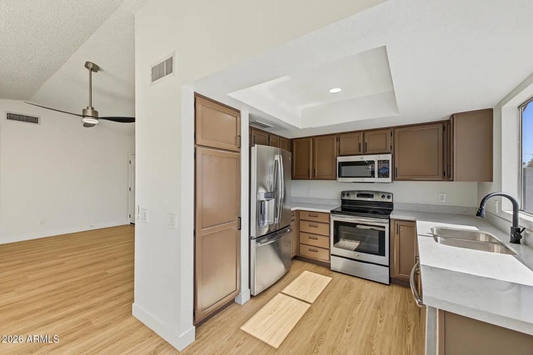 Real Estate Picture 11