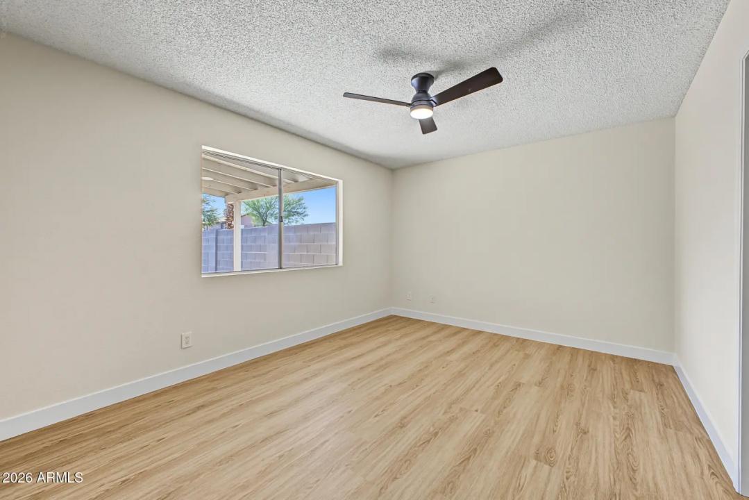 Real Estate Picture 13