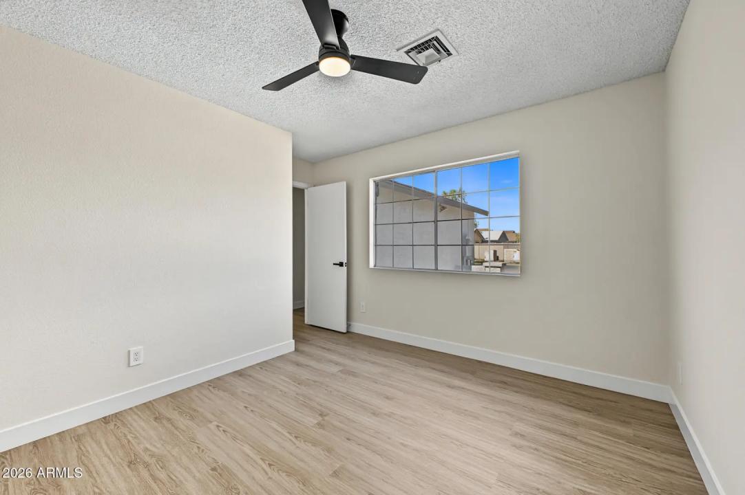 Real Estate Picture 19