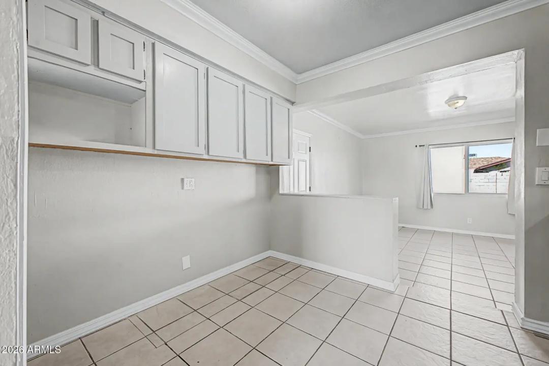 Real Estate Picture 11