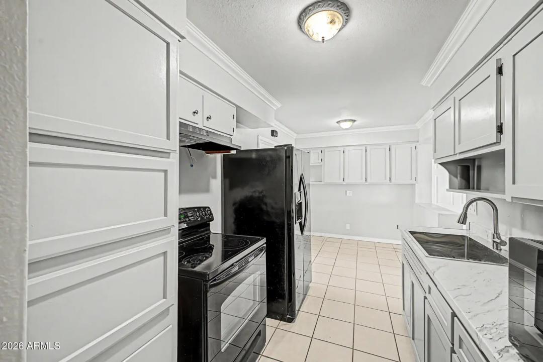 Real Estate Picture 9