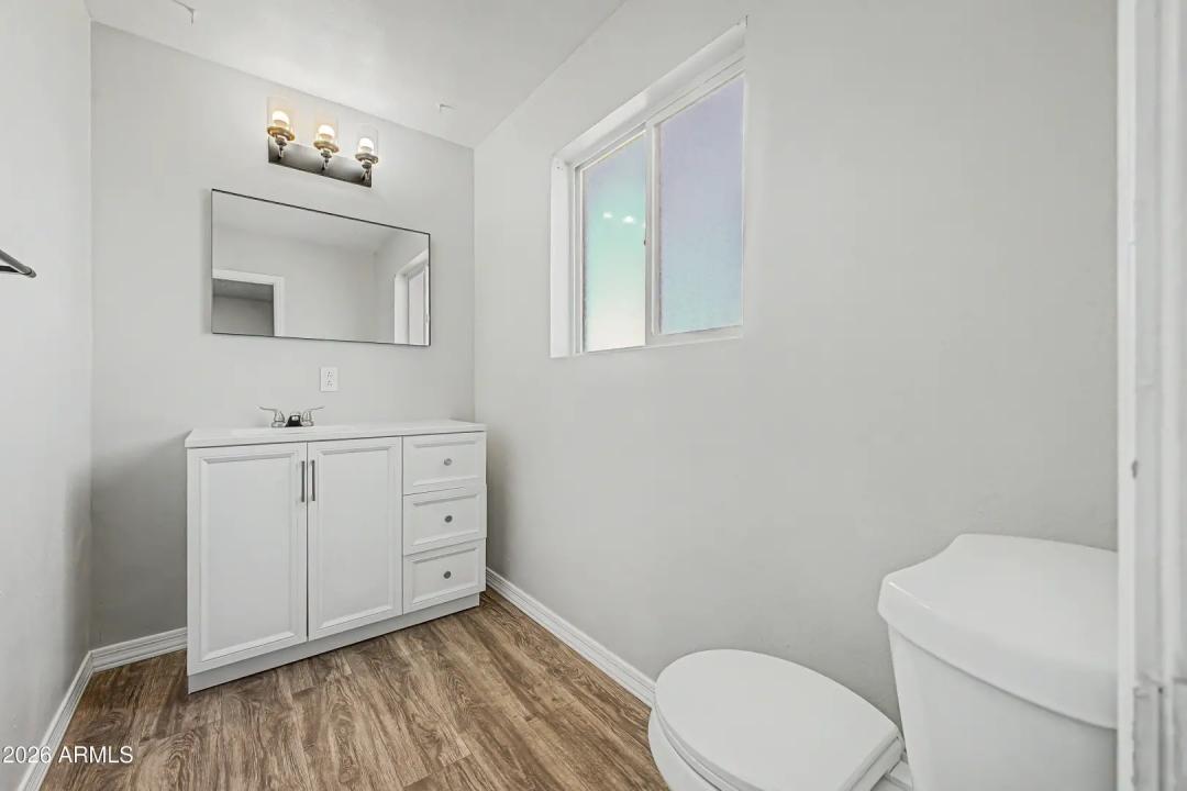 Real Estate Picture 17