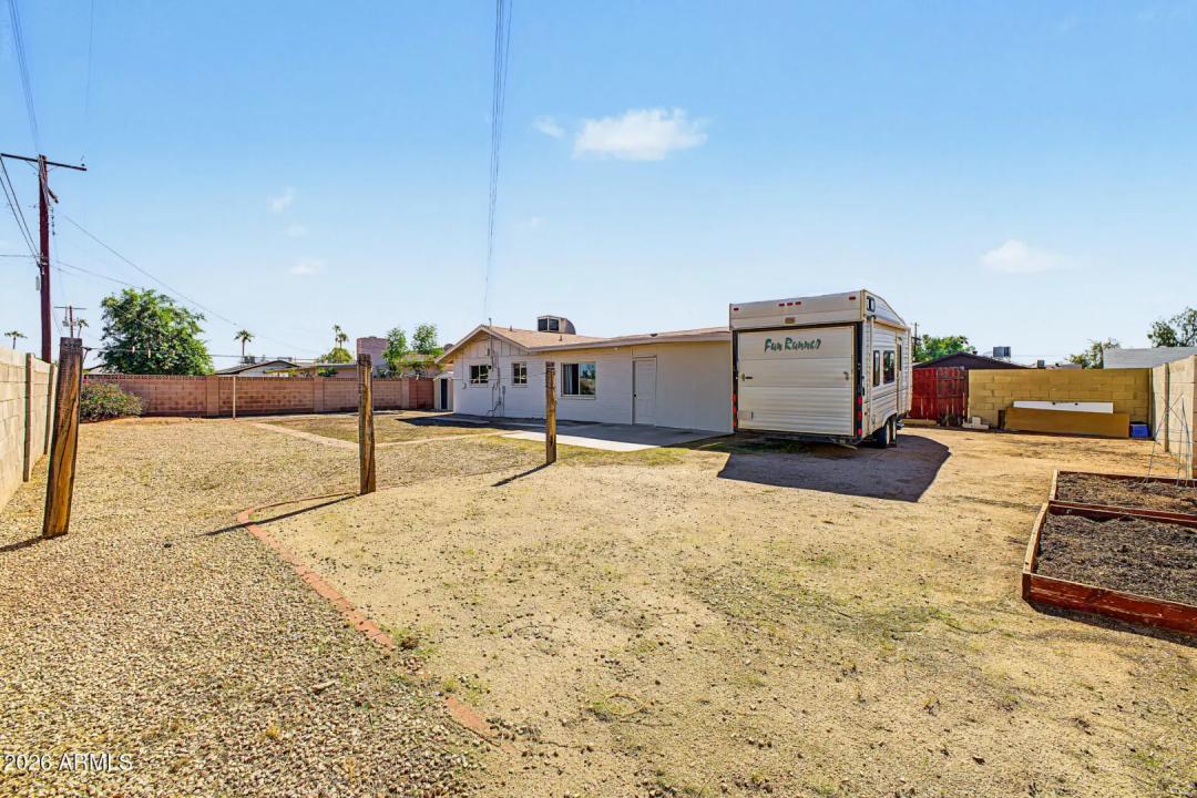 Real Estate Picture 3