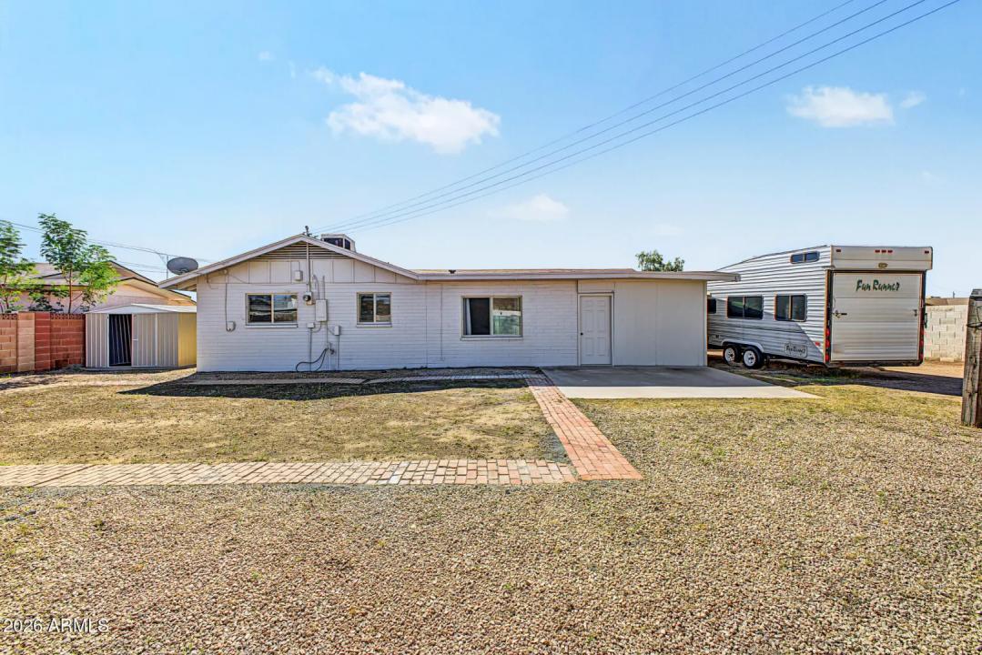 Real Estate Picture 4