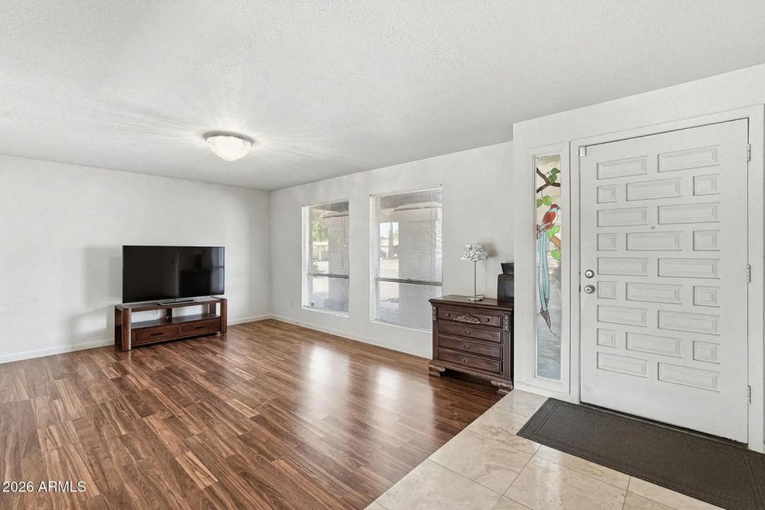 Real Estate Picture 6