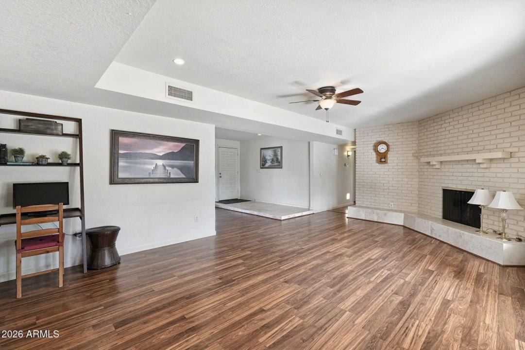 Real Estate Picture 13
