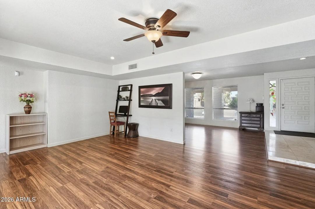 Real Estate Picture 14