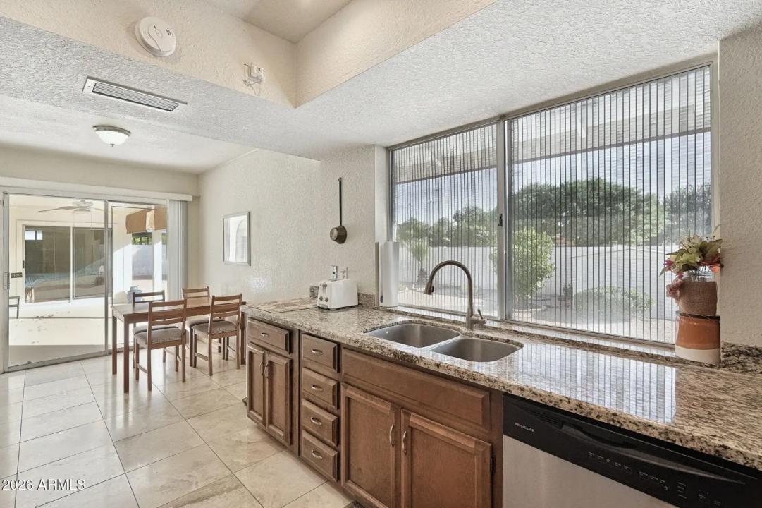 Real Estate Picture 17
