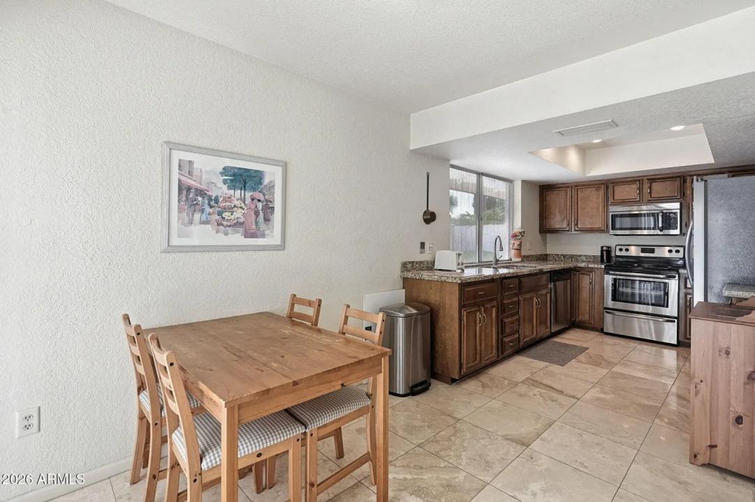 Real Estate Picture 18