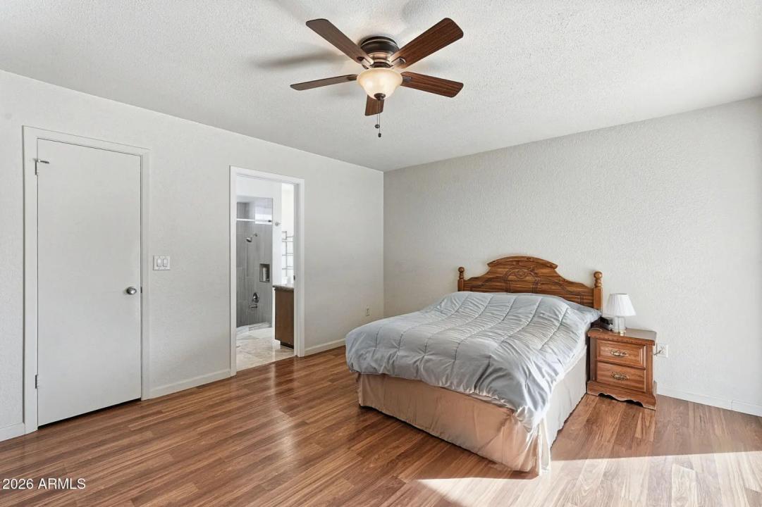Real Estate Picture 22