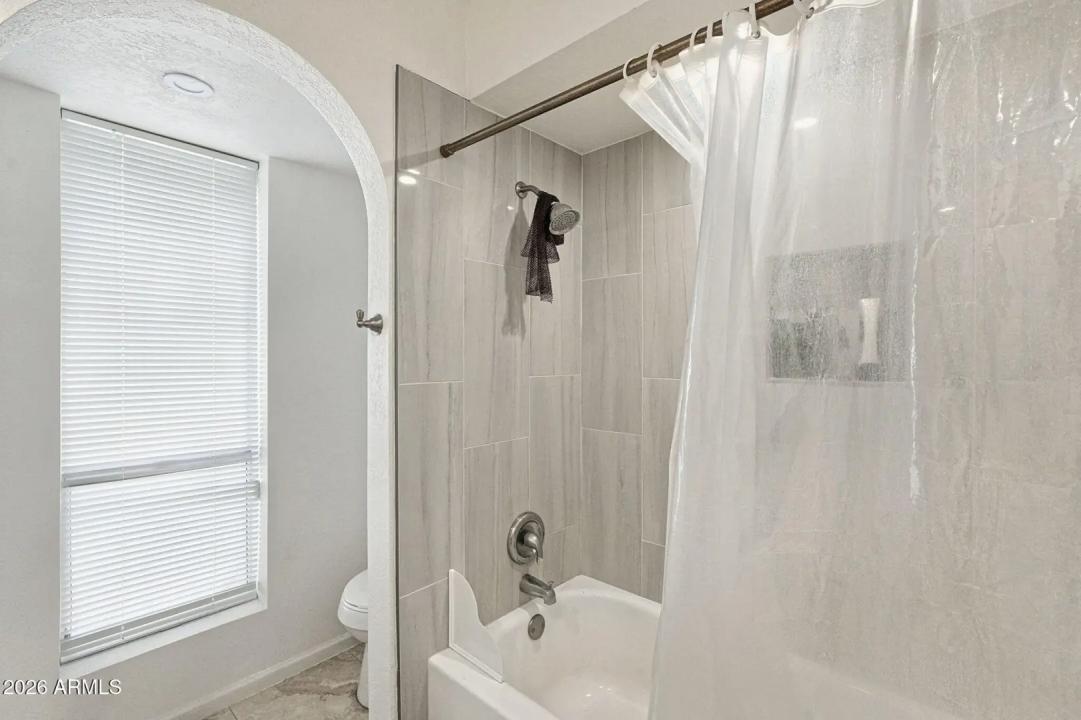 Real Estate Picture 32