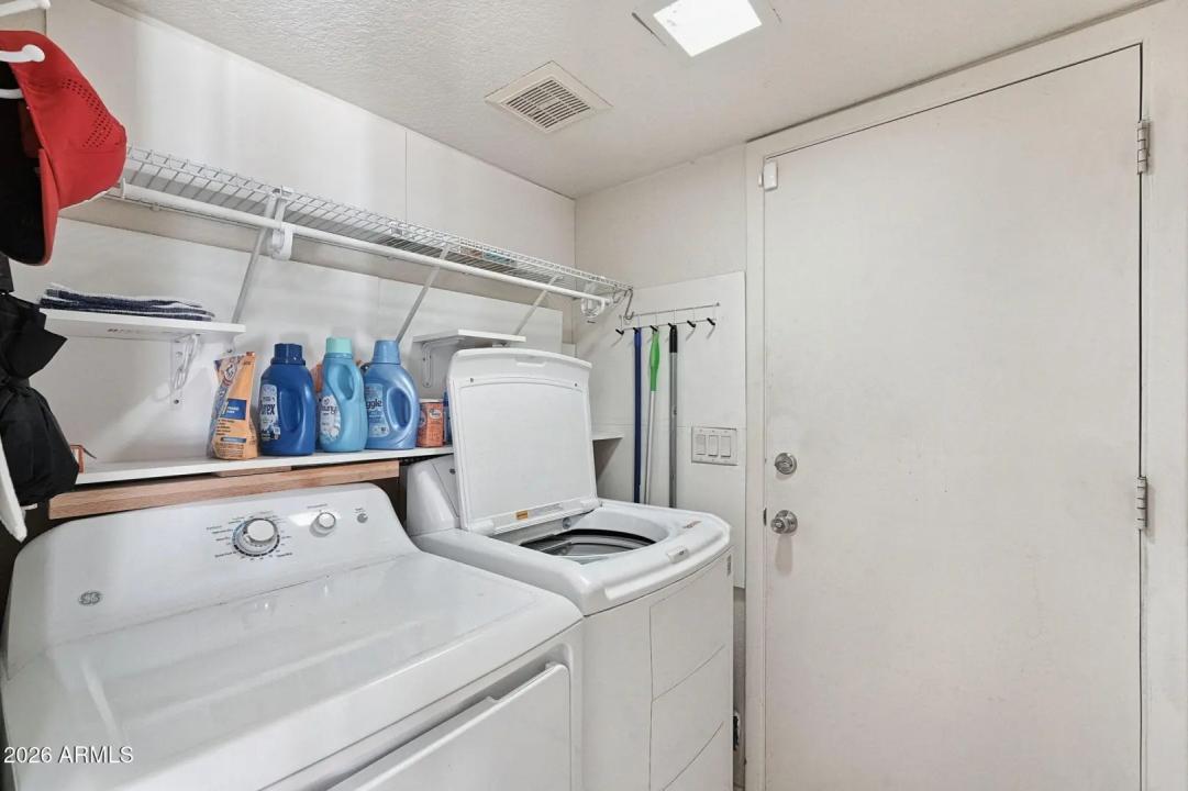 Real Estate Picture 33