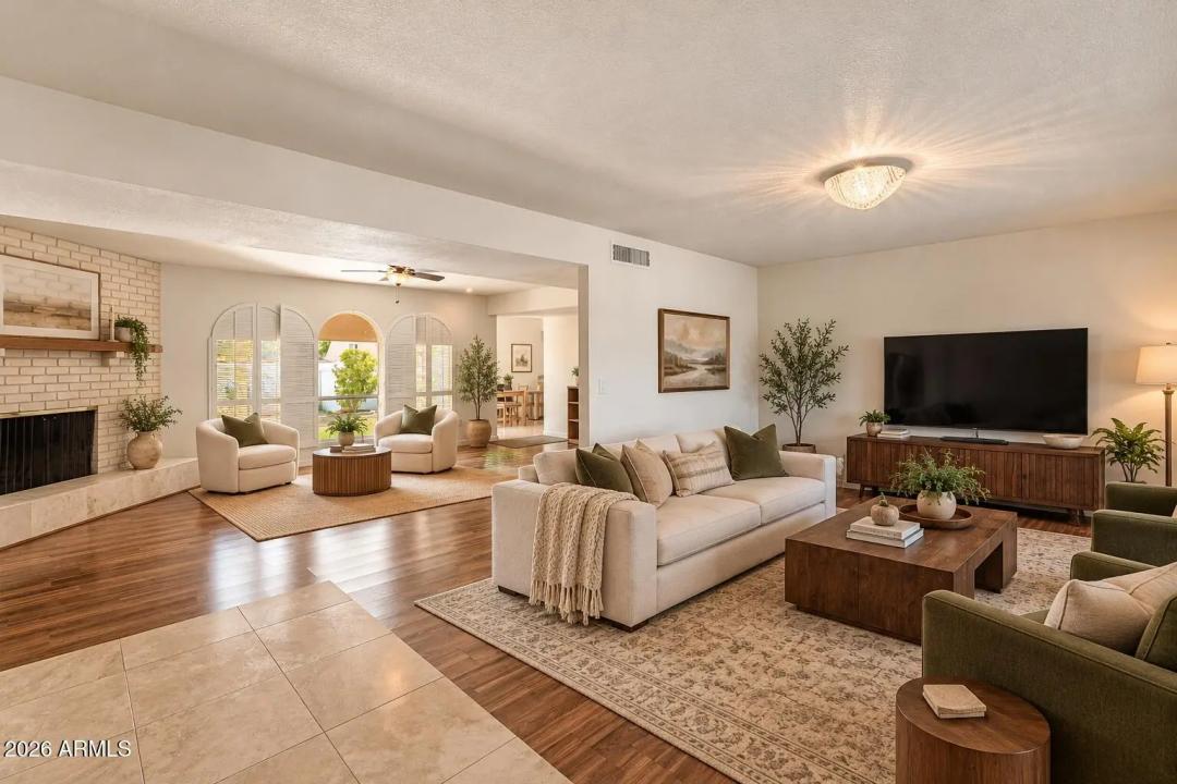 Real Estate Picture 7