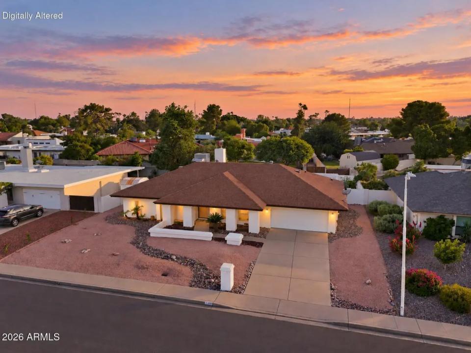 Real Estate Picture 3