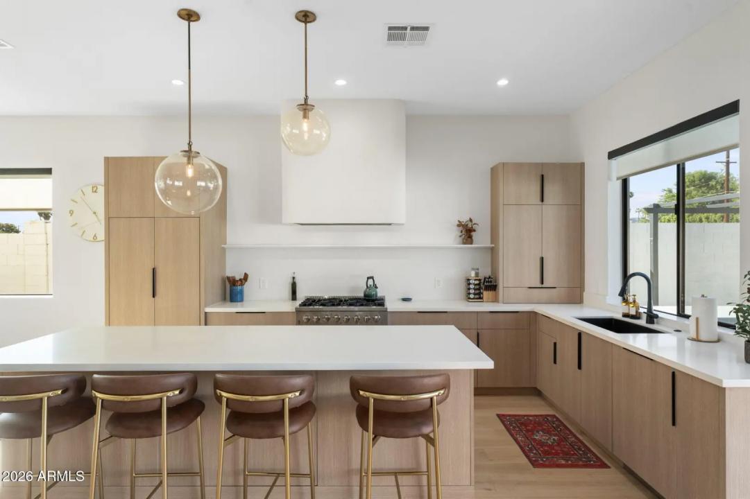 Real Estate Picture 13