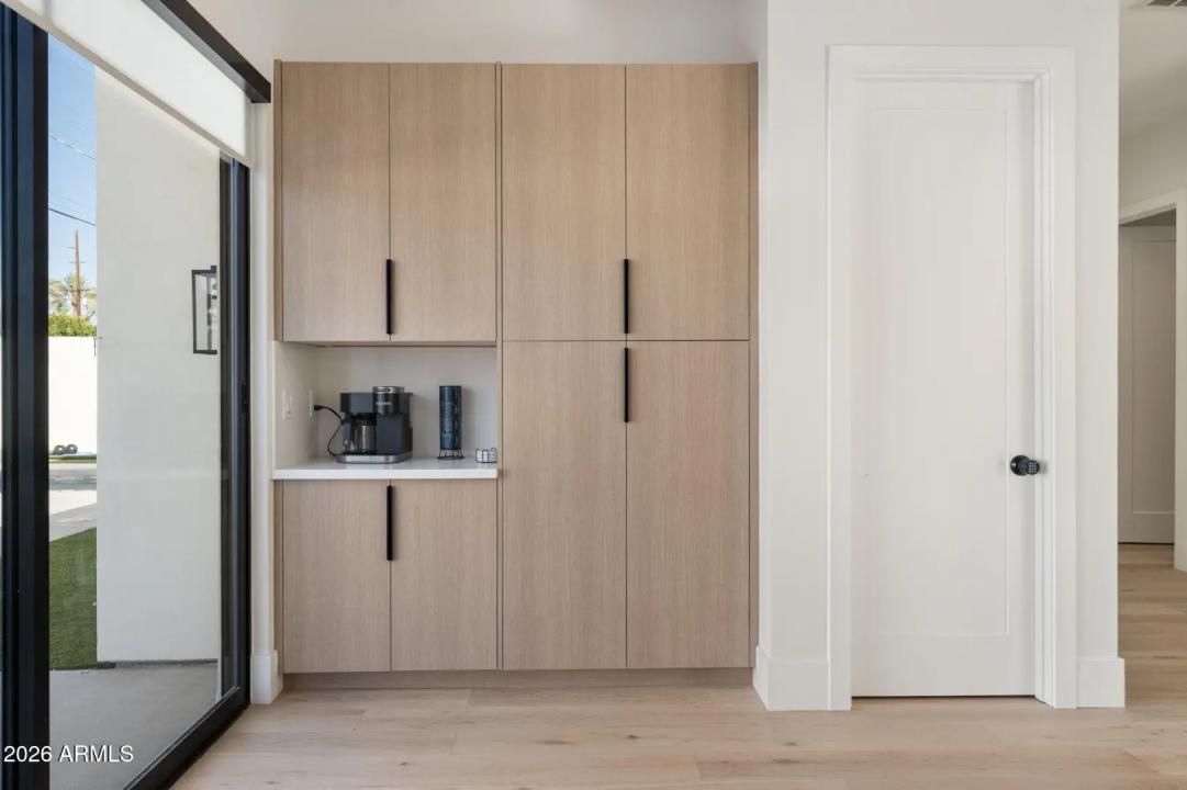 Real Estate Picture 16