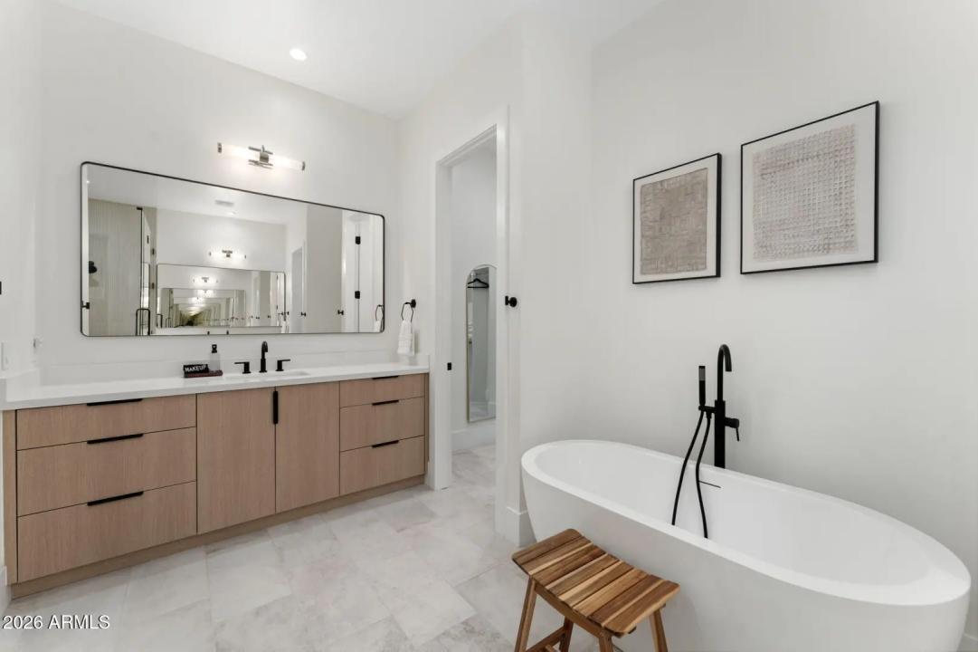 Real Estate Picture 23