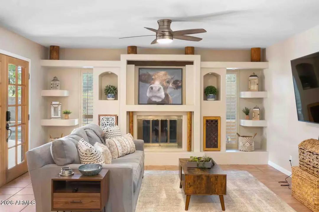 Real Estate Picture 4