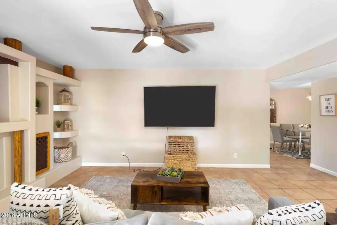 Real Estate Picture 5