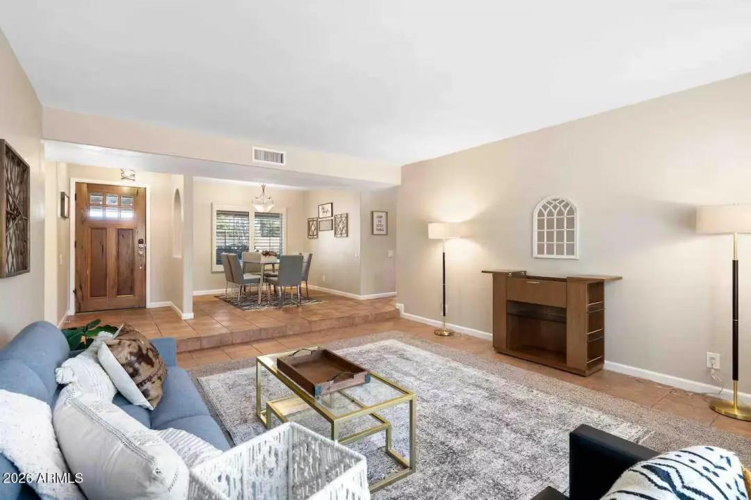 Real Estate Picture 8