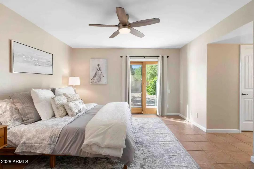 Real Estate Picture 12