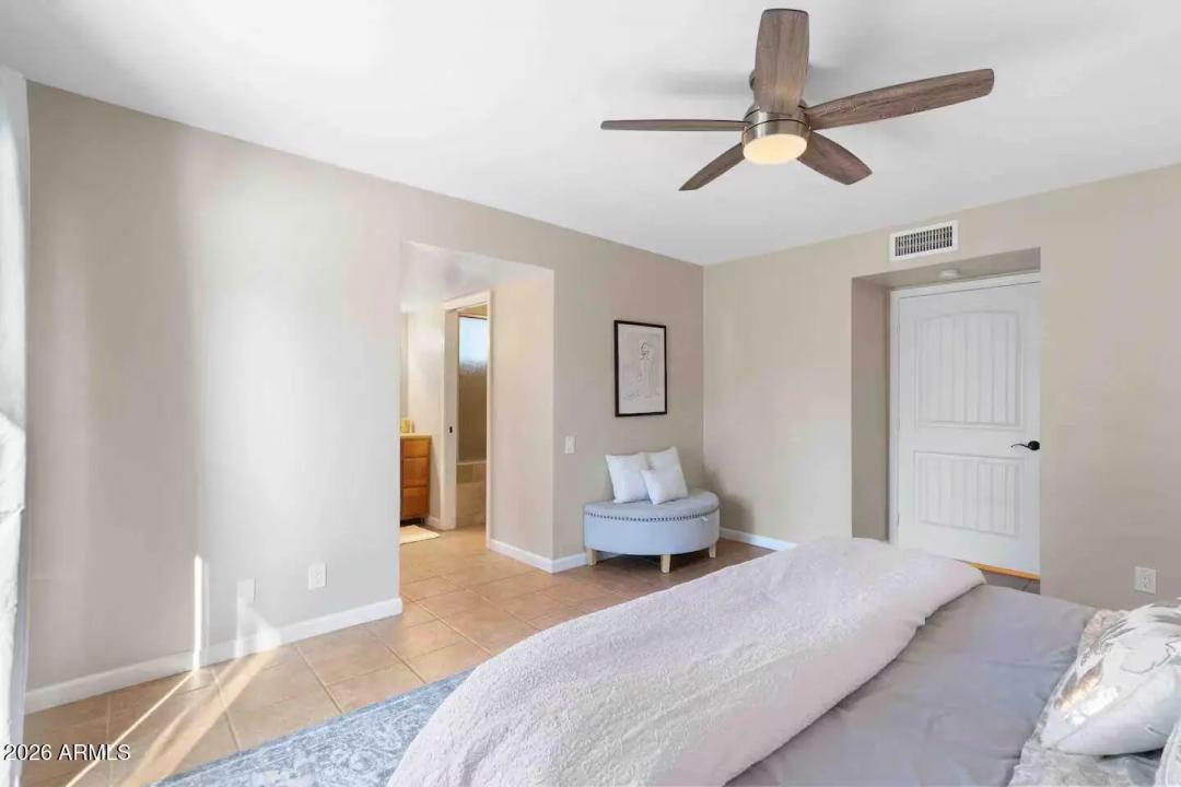 Real Estate Picture 13