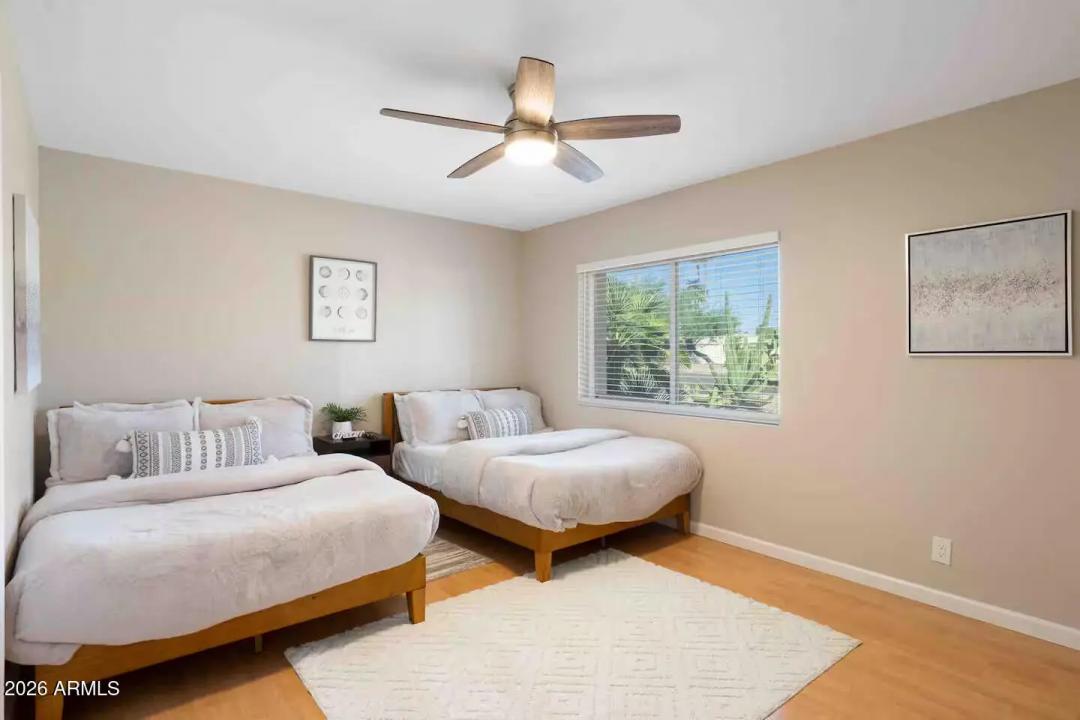 Real Estate Picture 14
