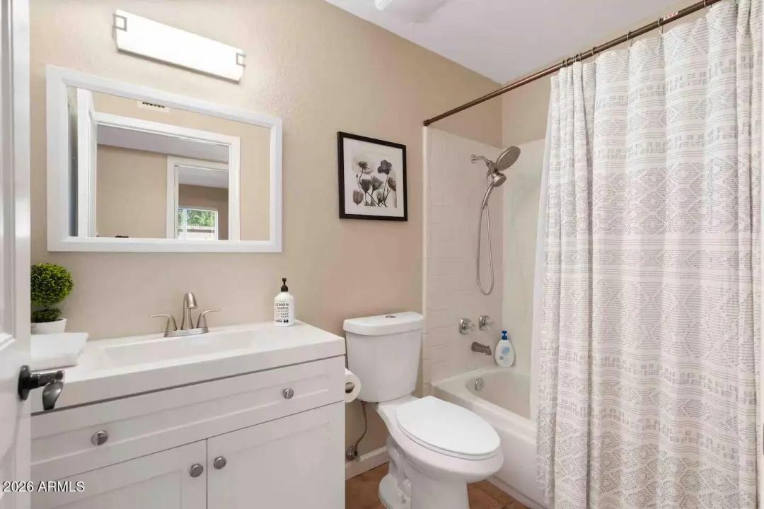Real Estate Picture 18