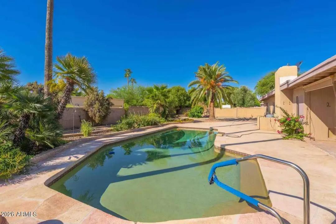 Real Estate Picture 23