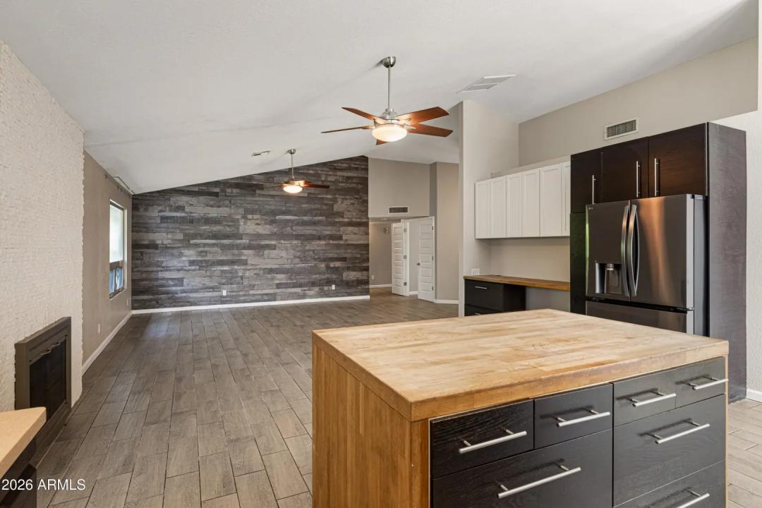 Real Estate Picture 10
