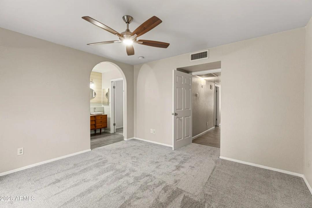Real Estate Picture 15