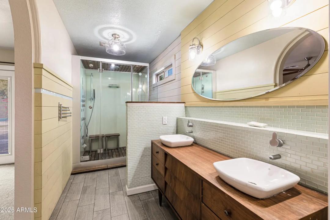 Real Estate Picture 17