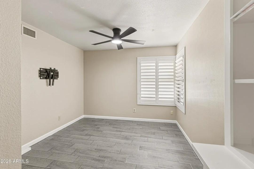 Real Estate Picture 20